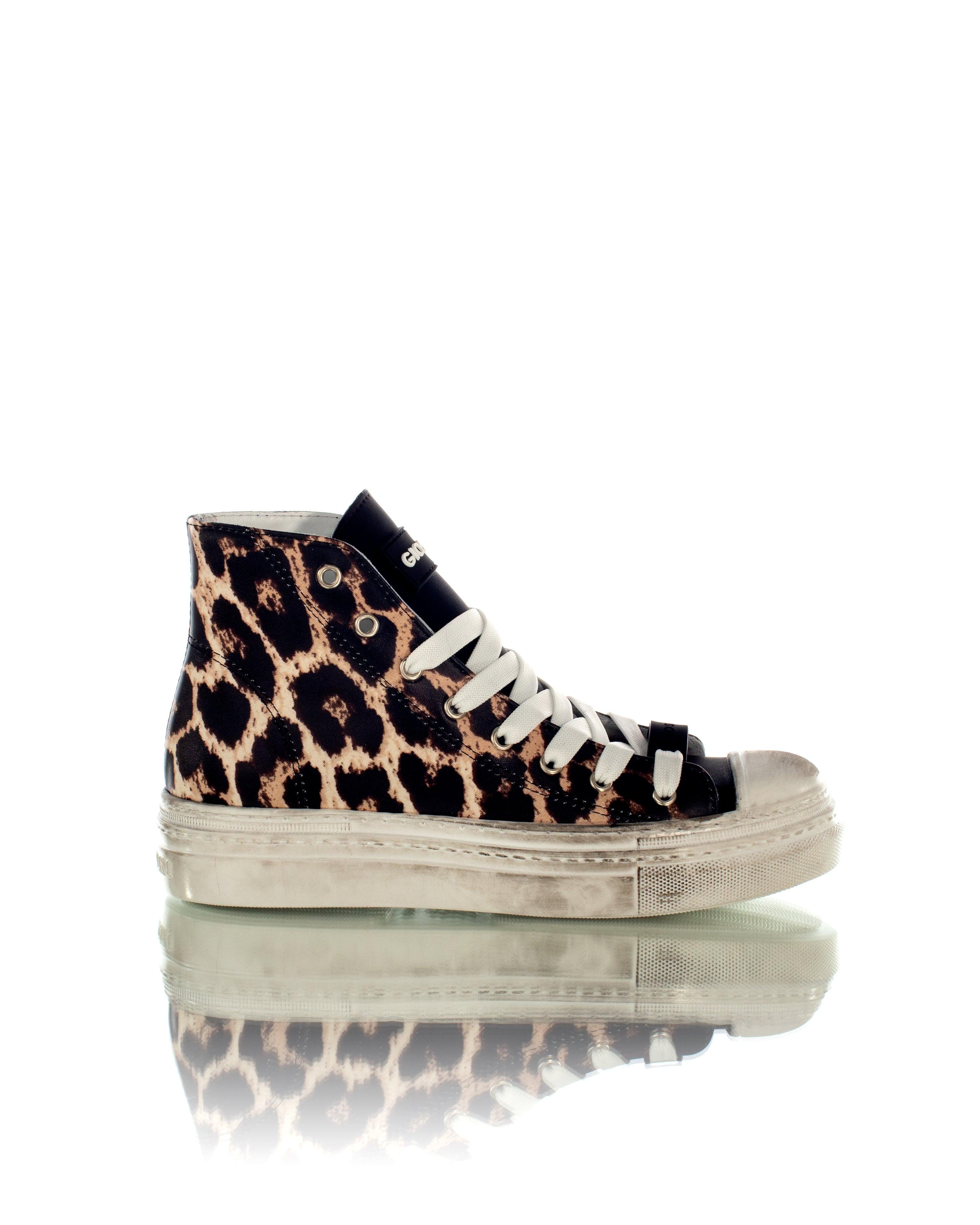 Play Wild - Gioselin