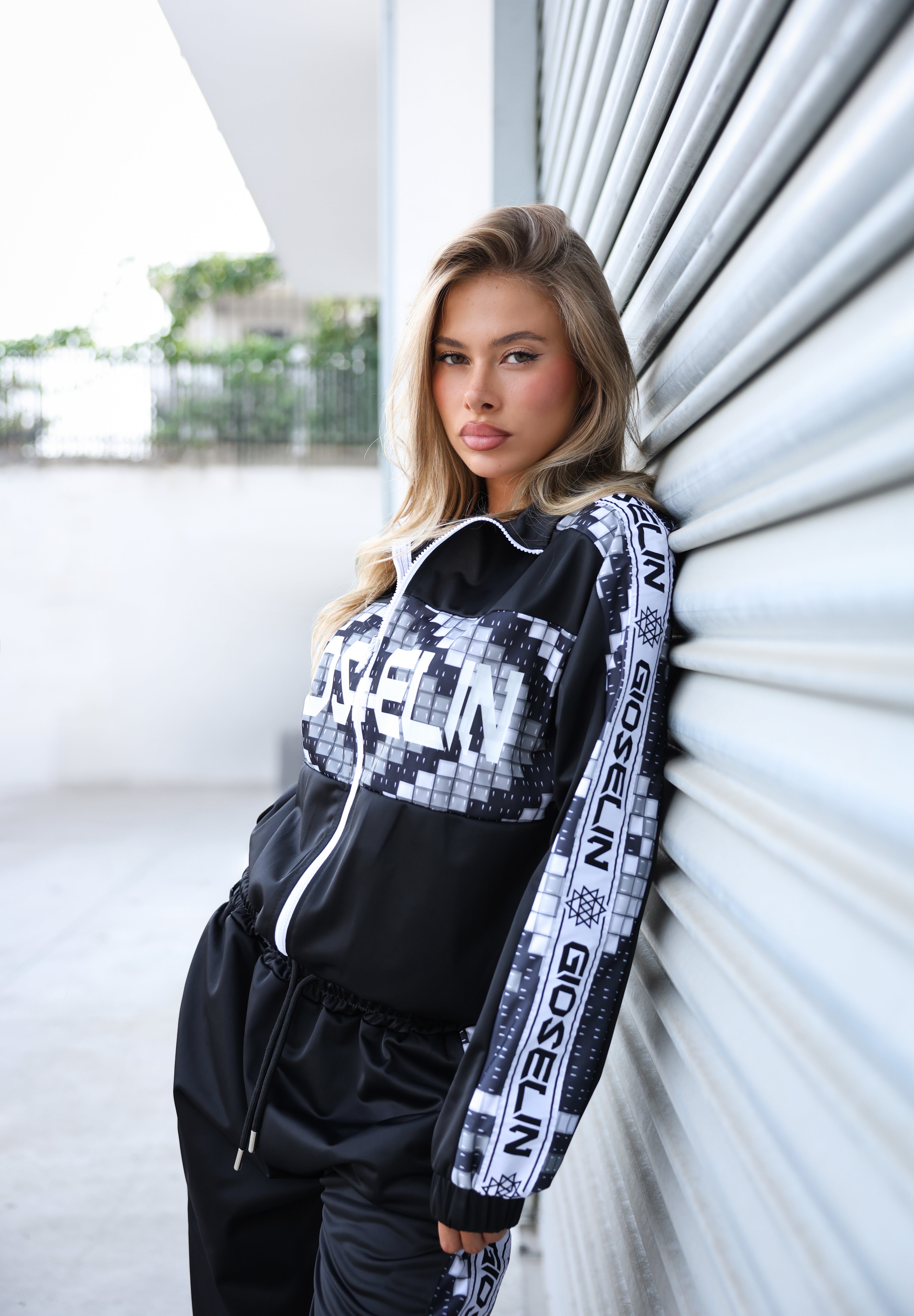 Tuta Pixel Icon Silver