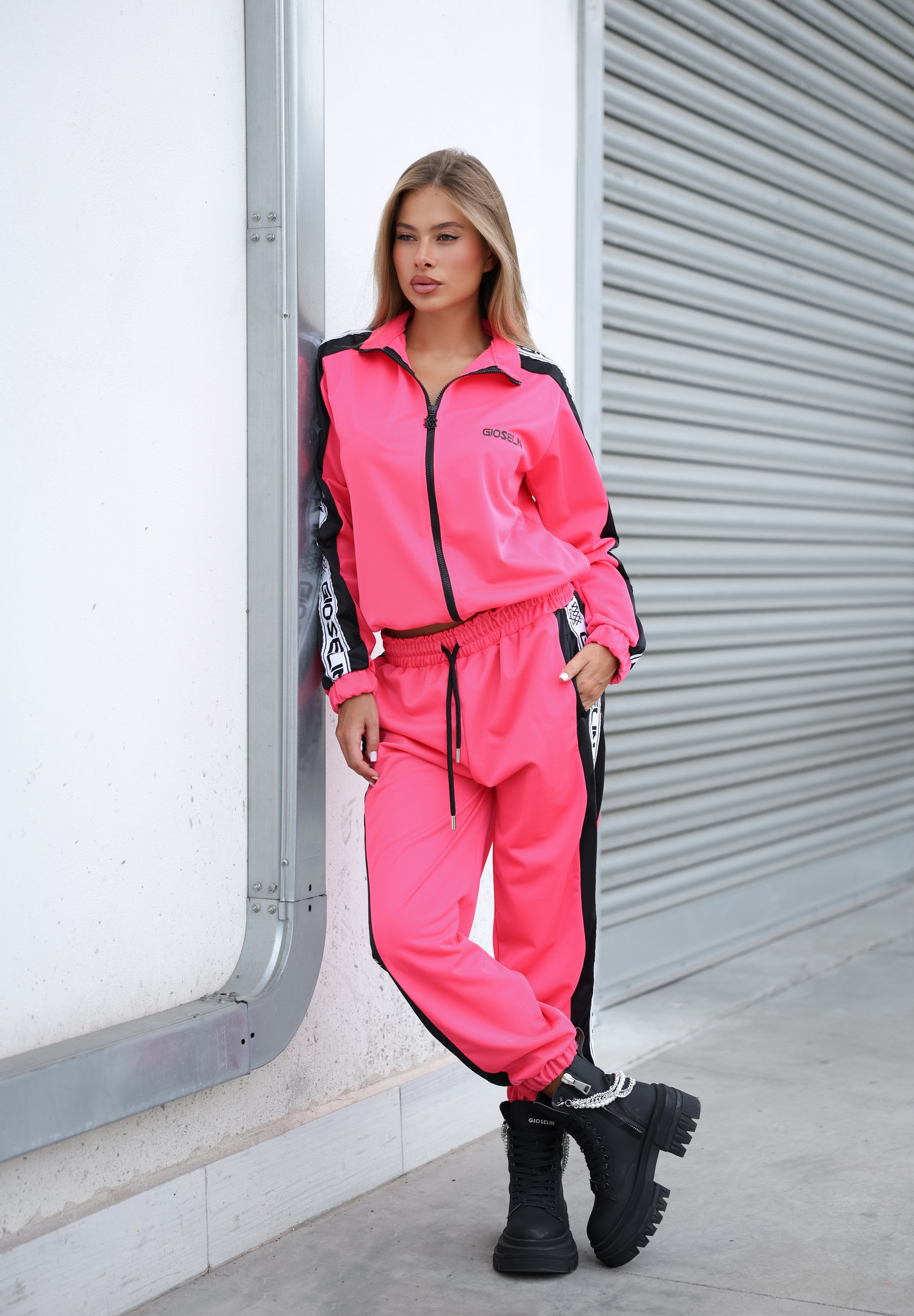 Tuta Essential Pink