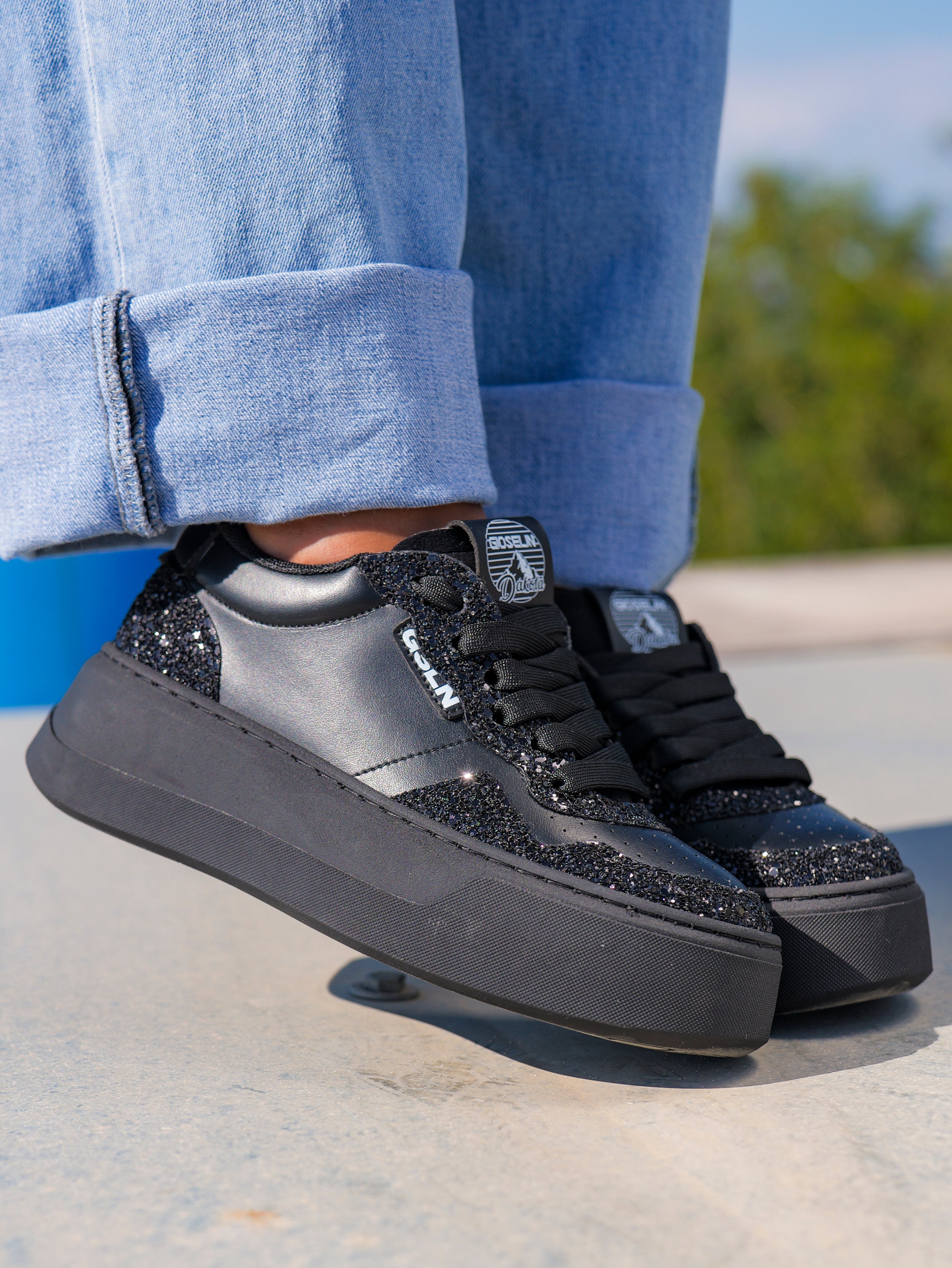 DAKOTA Black Glitter