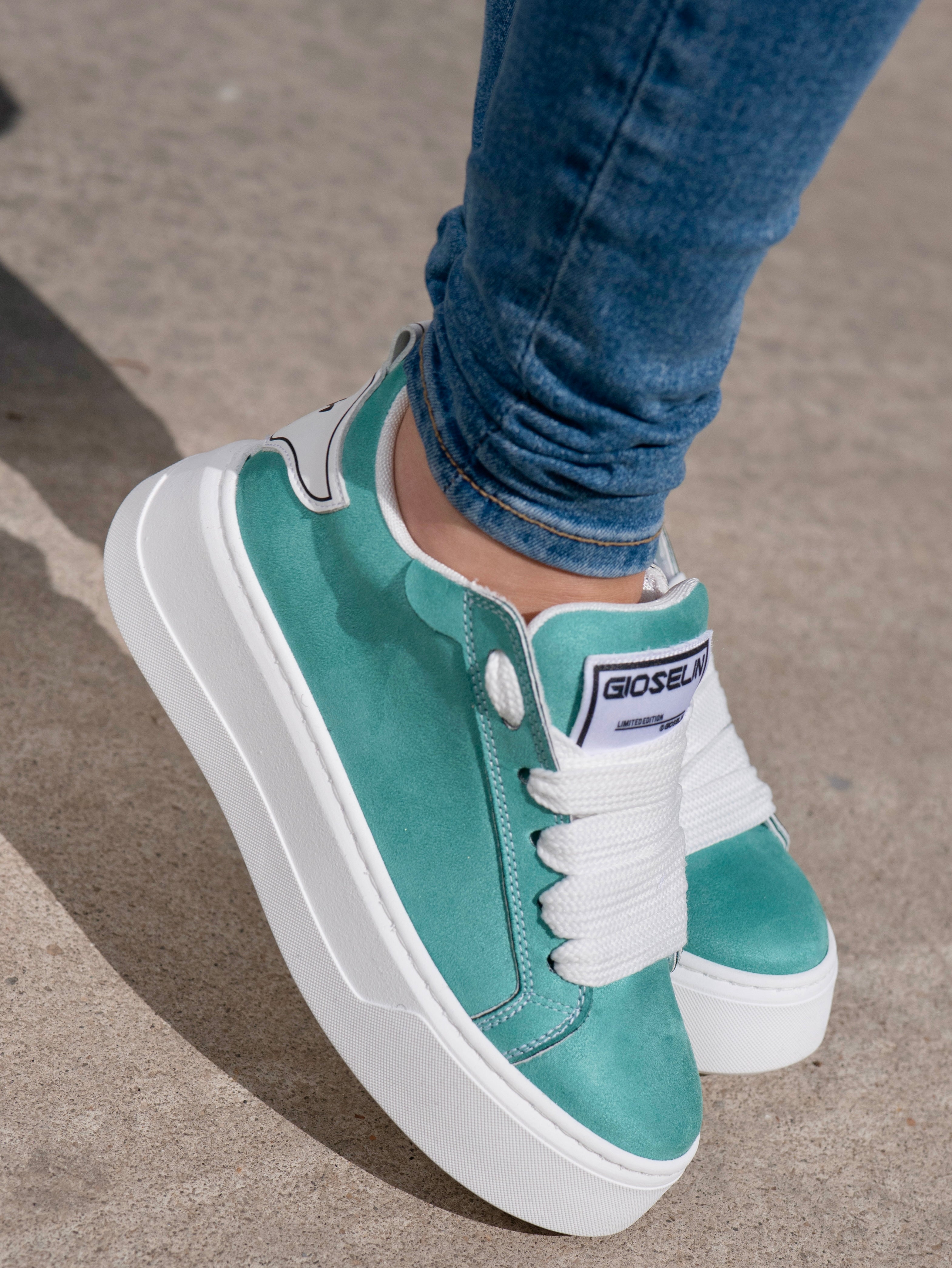 Kräftiges Smaragdgrün