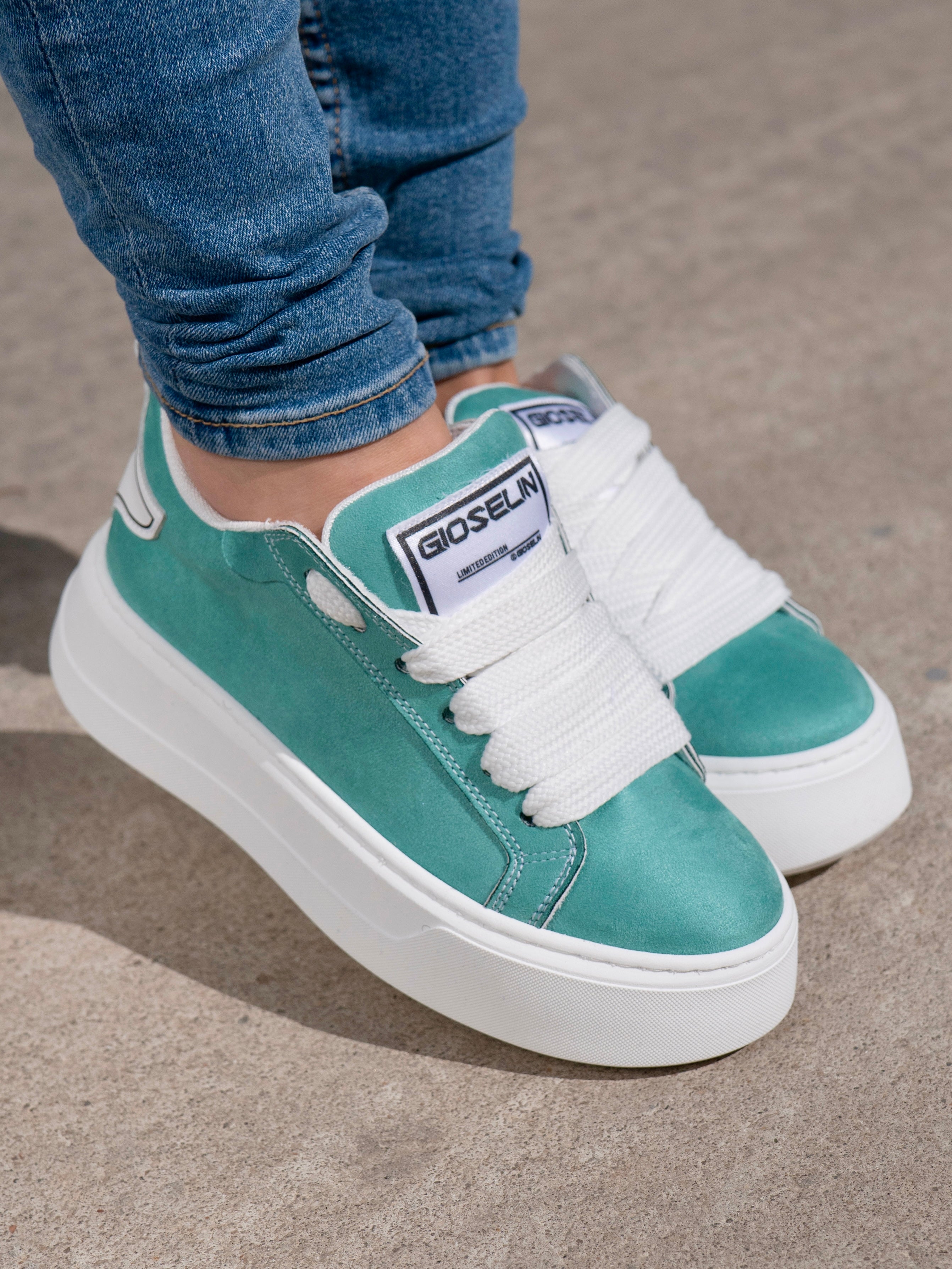 Kräftiges Smaragdgrün