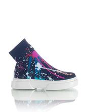 Helles Babylack-Schwarz