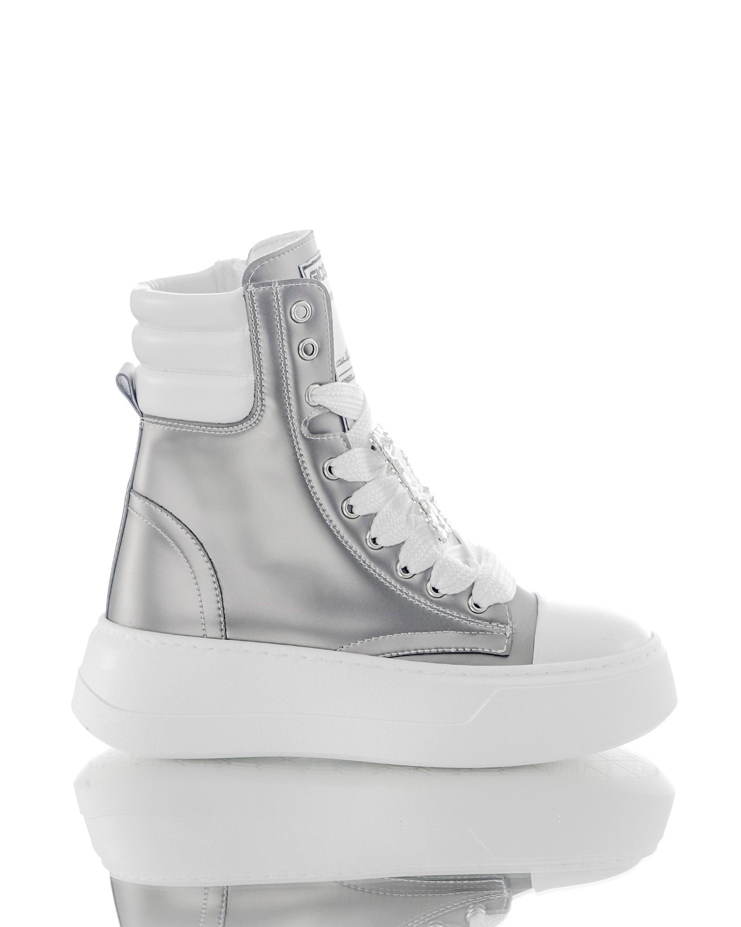 Nit-up-Juwel aus silbernem Metall