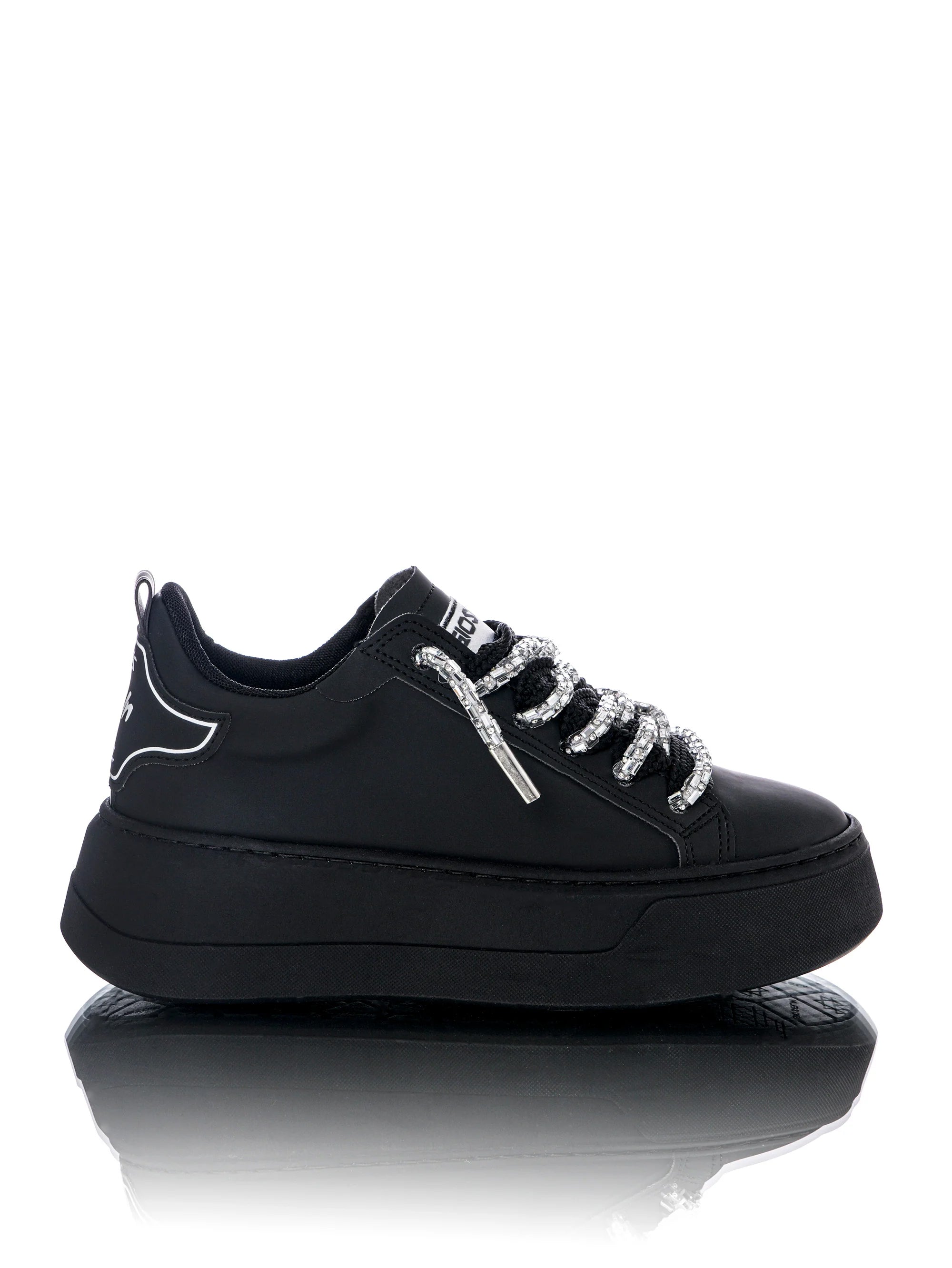 Schwarze Tennisschuhe