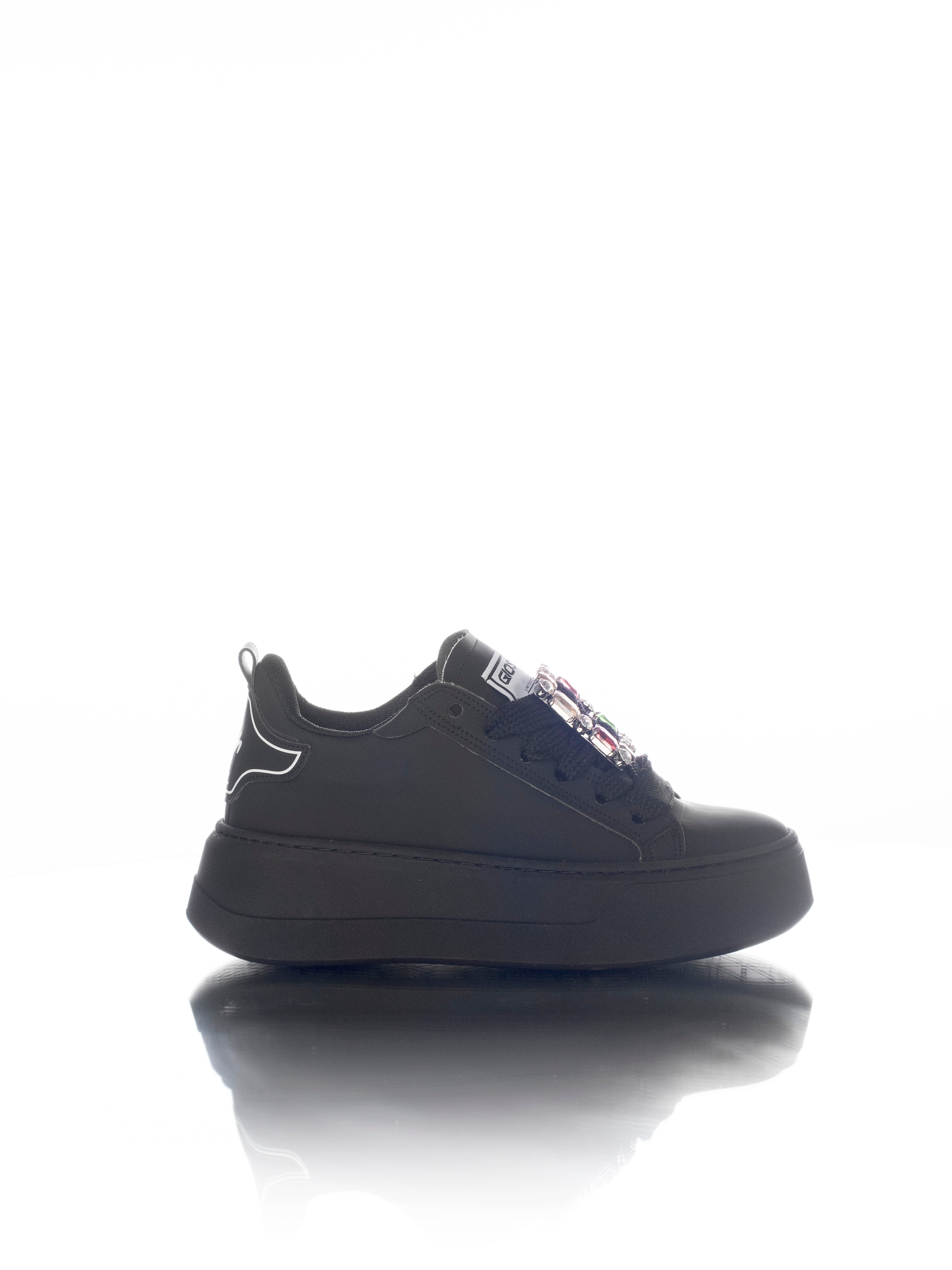 Klobiges schwarzes Juwel