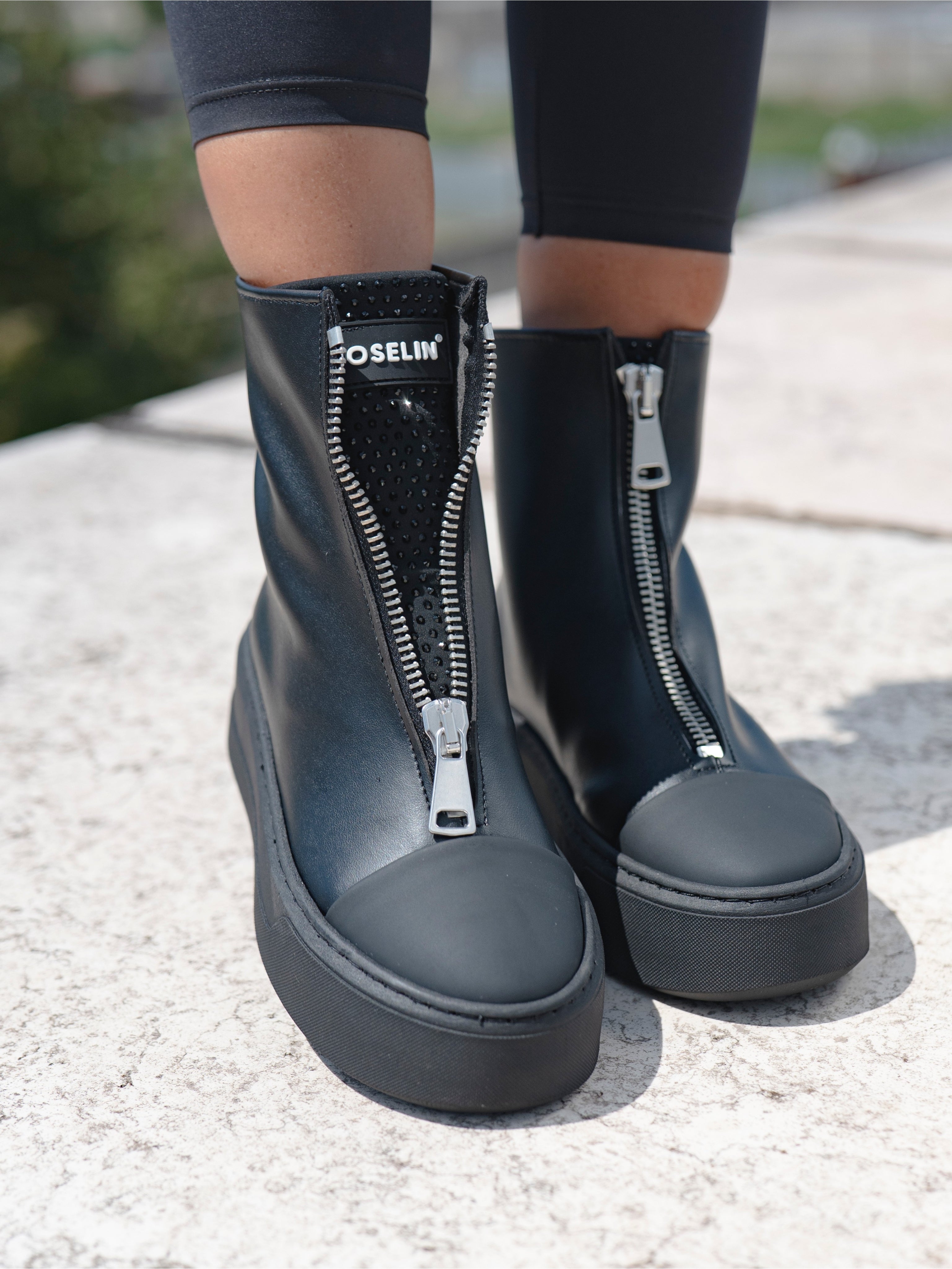 LIGHT - Line Total Black Diamond